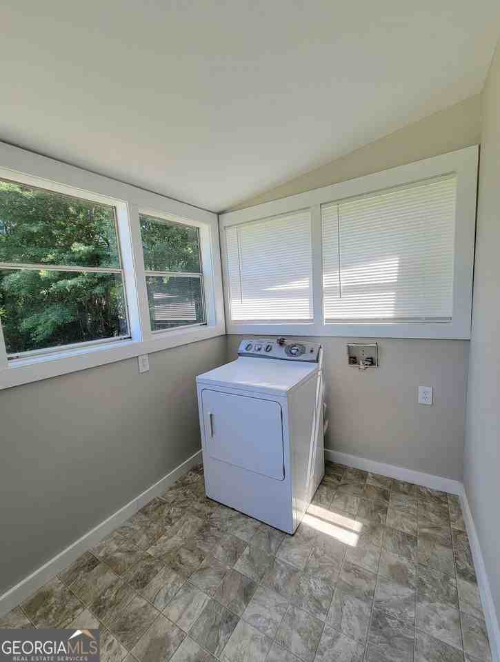 59 Harber St - Photo 3 of 16