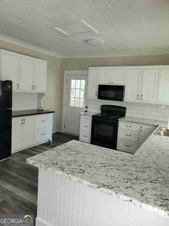 59 Harber St - Photo 4 of 16
