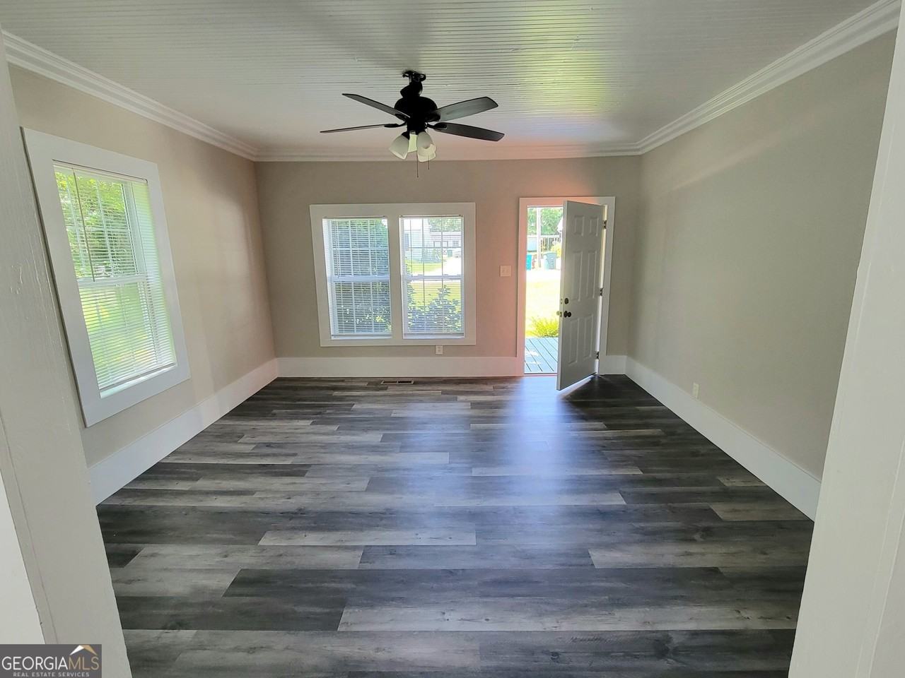 59 Harber St - Photo 6 of 16