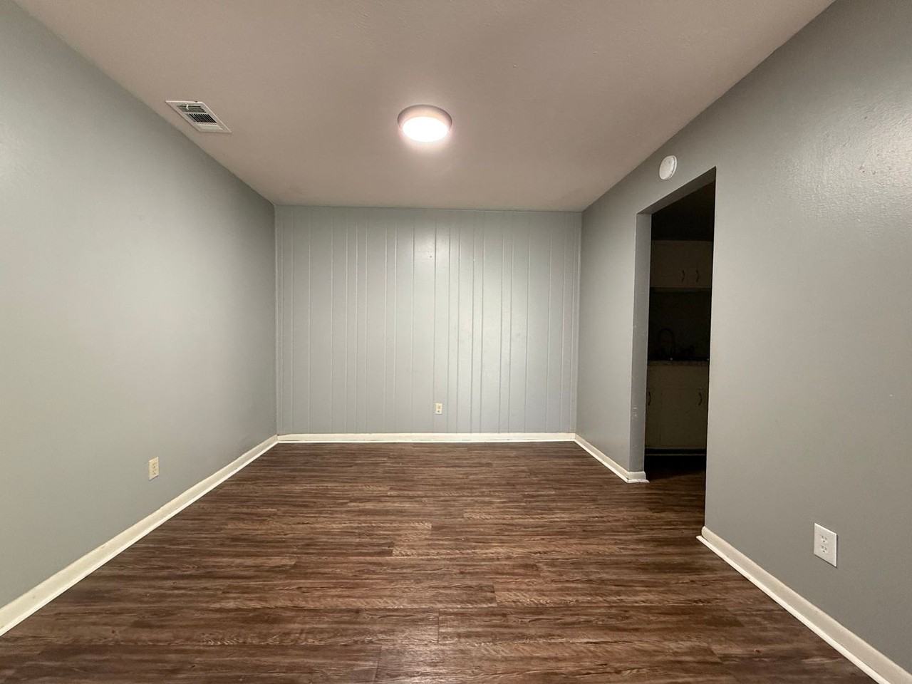 1231 Buckingham Dr - Photo 3 of 6