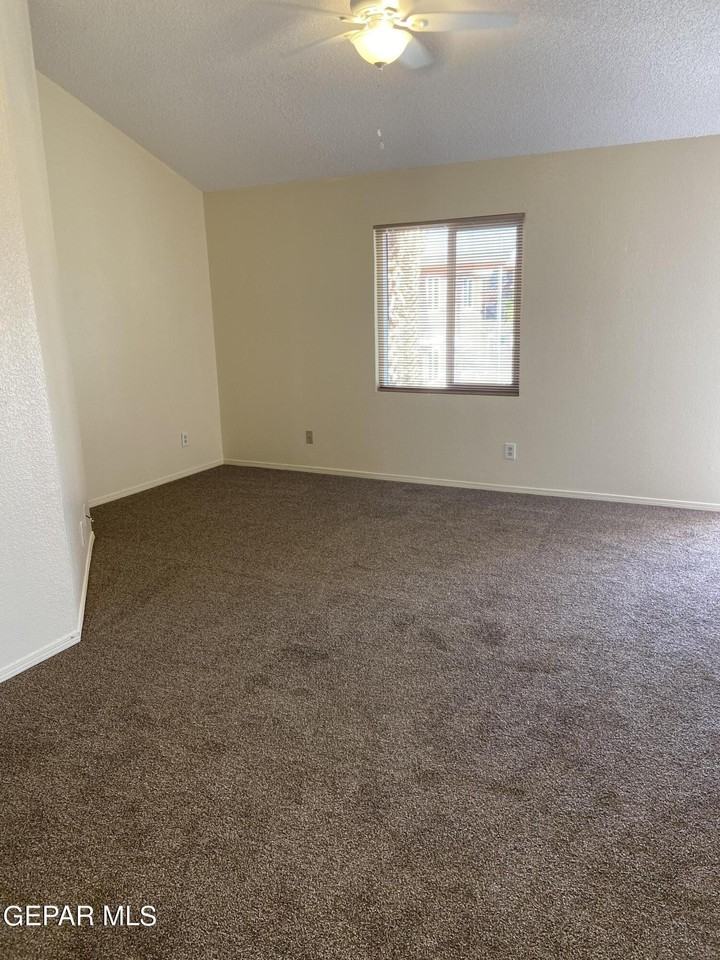 591 Bartlett Dr #202 - Photo 7 of 18