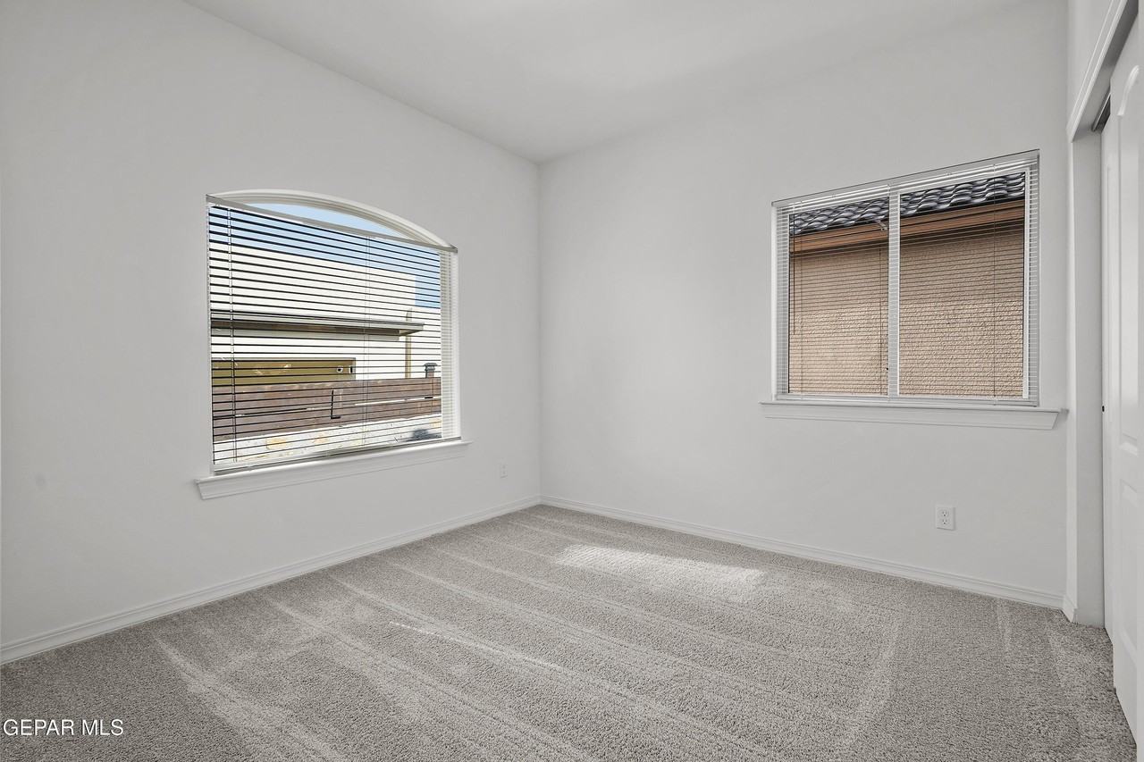 604 Cedarwood Ave - Photo 5 of 27