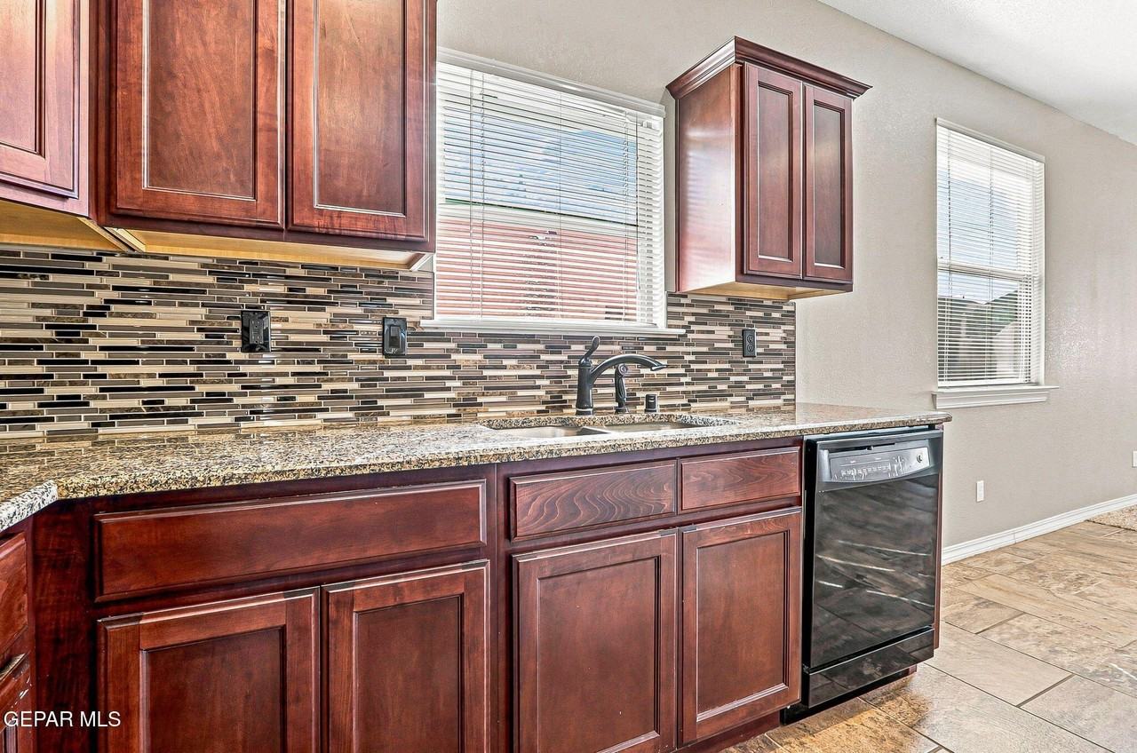 7148 Dust Storm Ln - Photo 6 of 42
