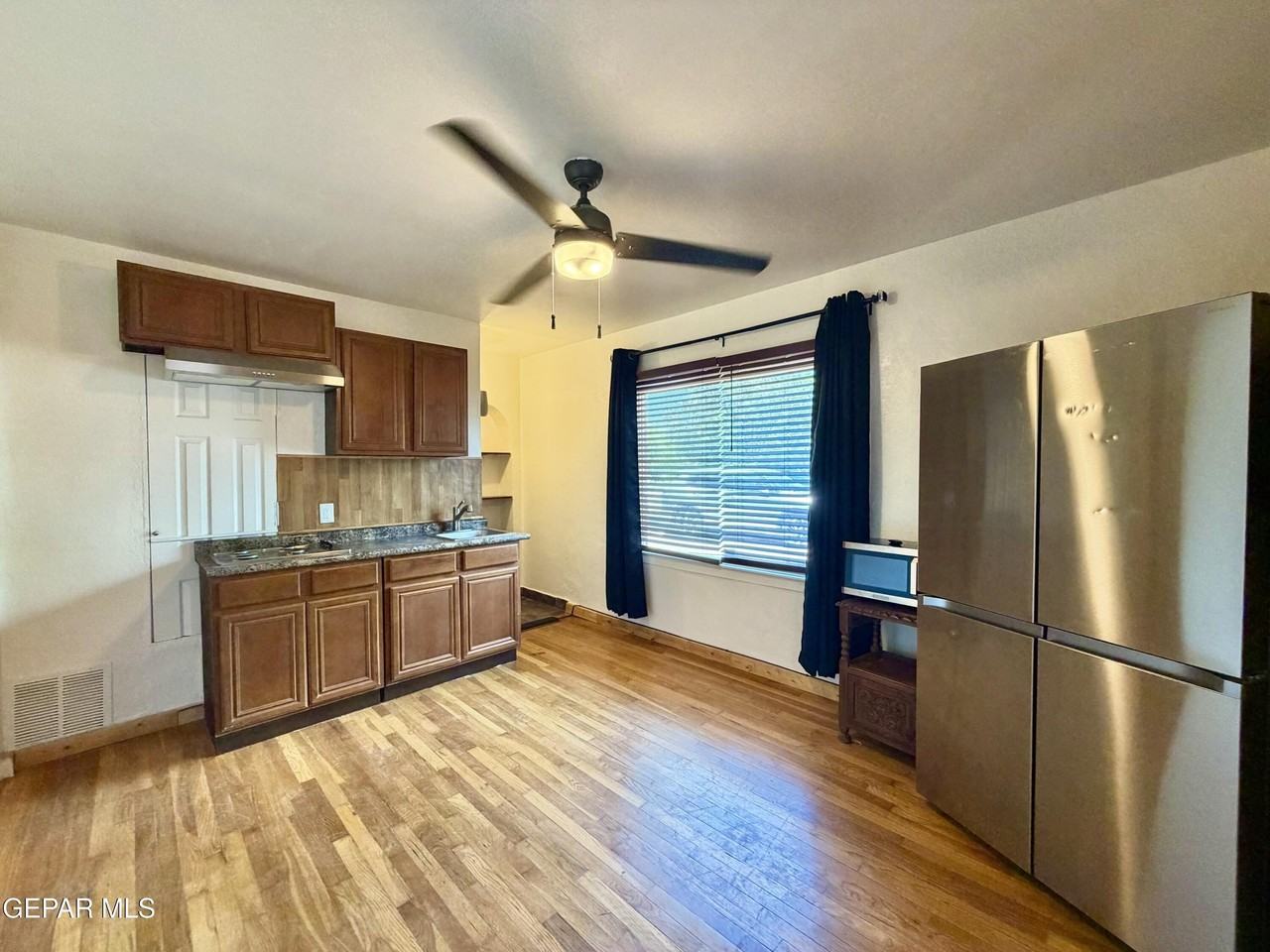 7404 Franklin Dr #B - Photo 5 of 15