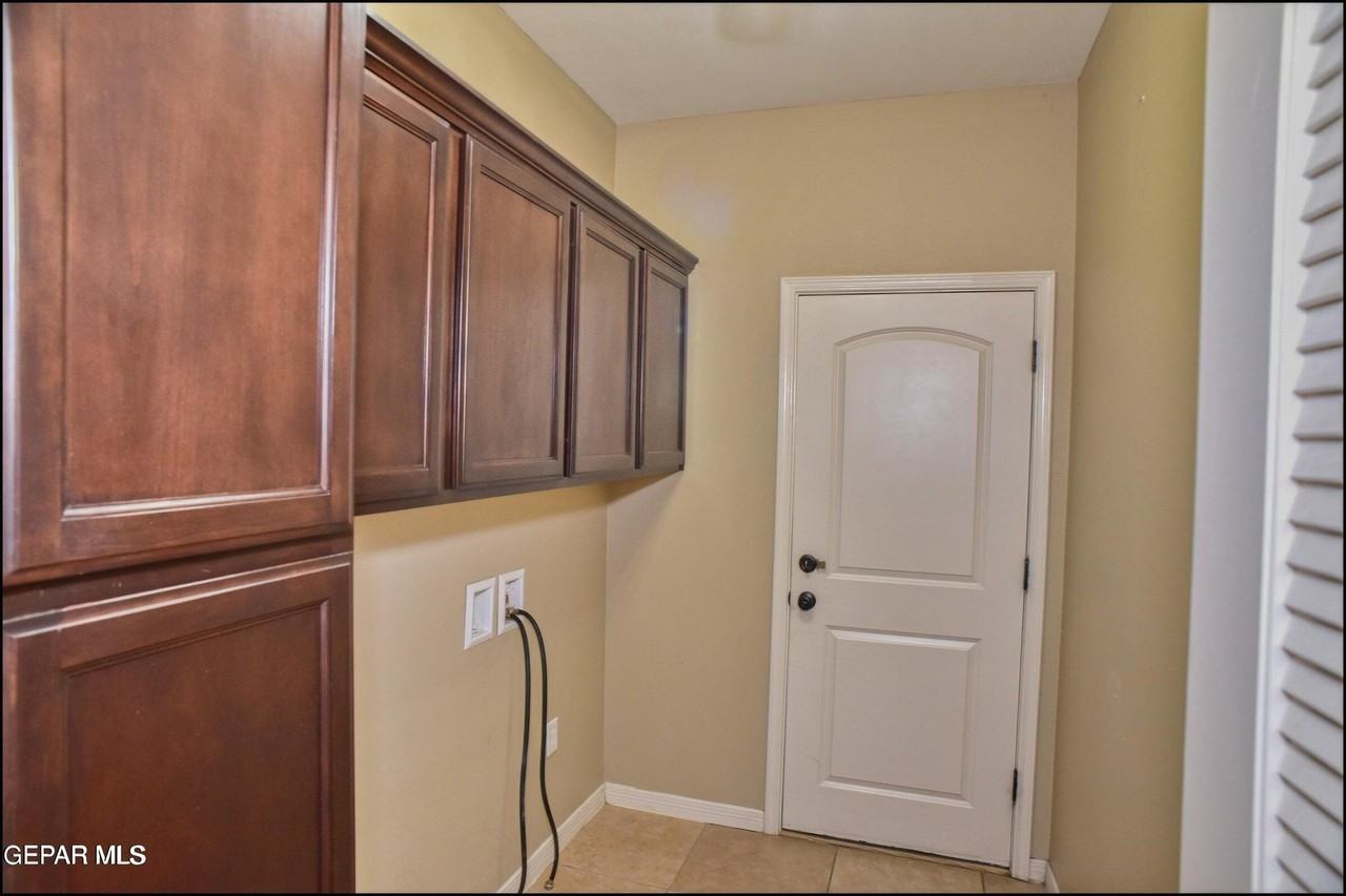 1037 Callisto Ct - Photo 6 of 50