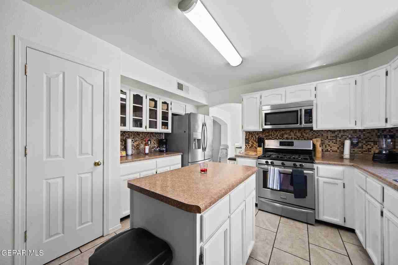 14148 Patriot Point Dr - Photo 5 of 24