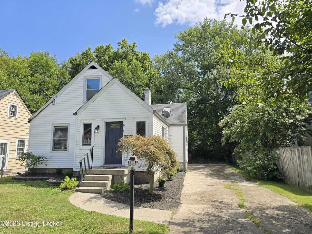 3932 Kennison Ave - Photo 3 of 50