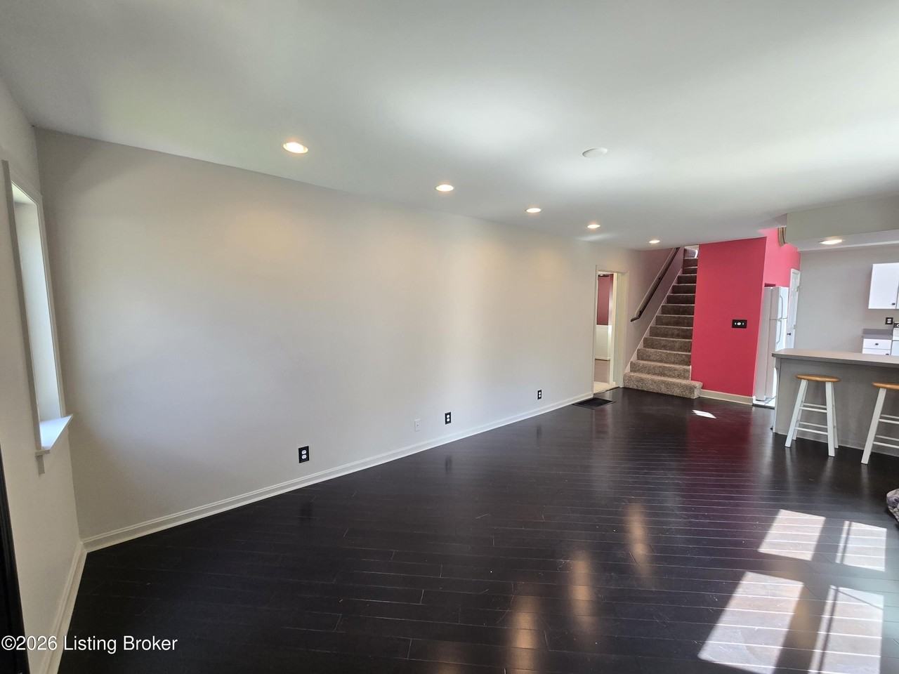 3932 Kennison Ave - Photo 6 of 50