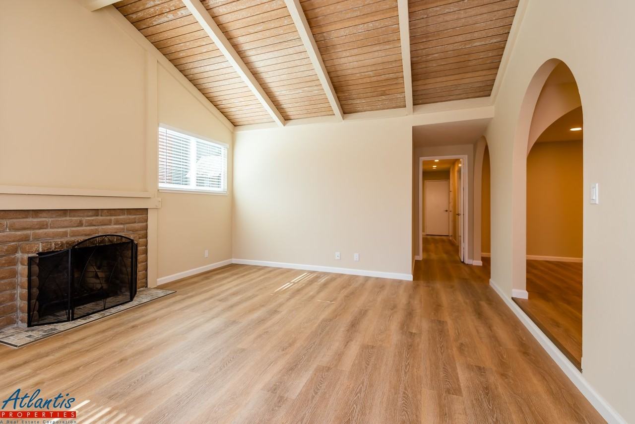 6263 Malory Dr - Photo 3 of 20