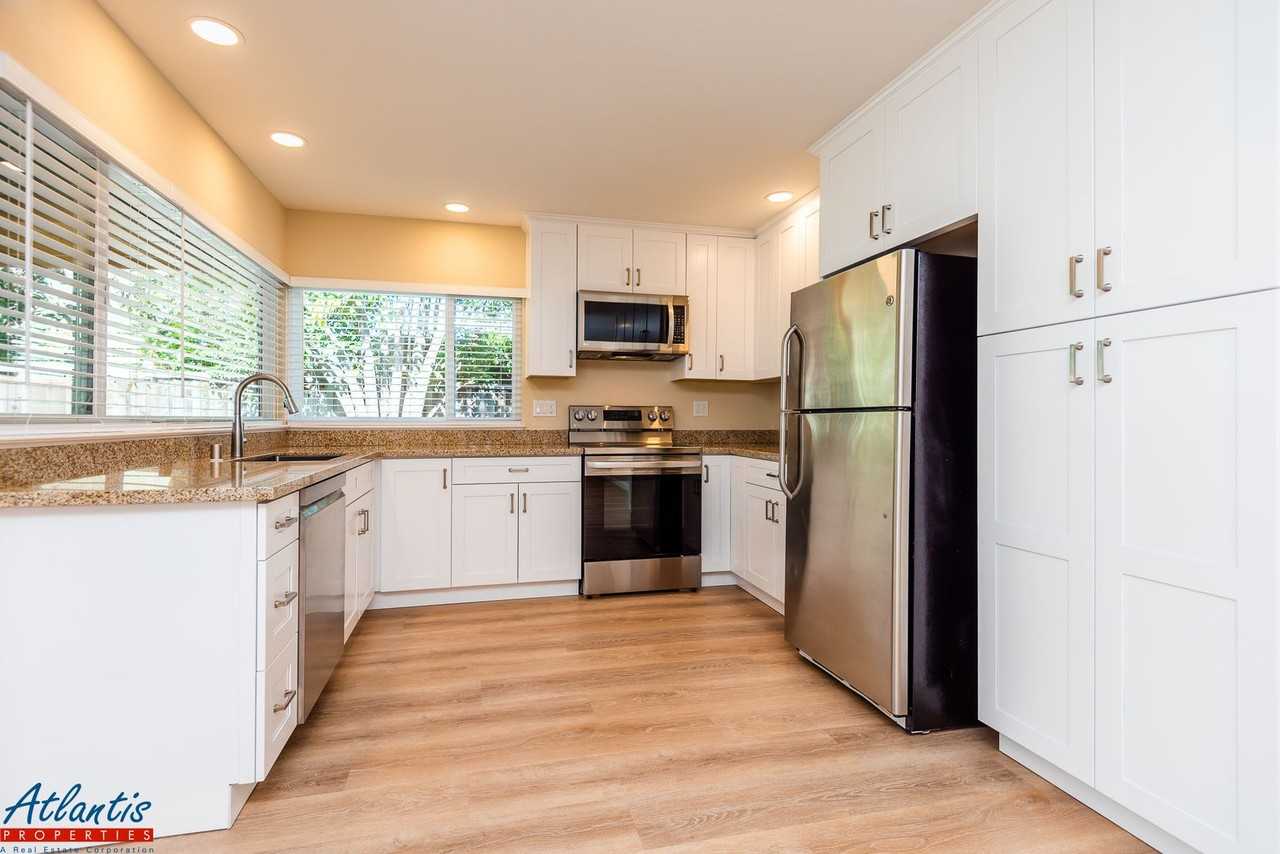 6263 Malory Dr - Photo 5 of 20
