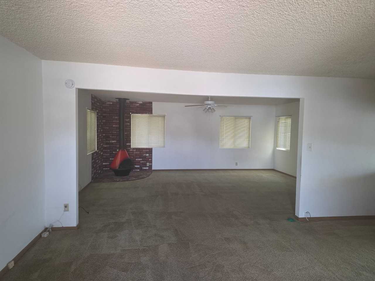 5673 Barclay Ave - Photo 4 of 12