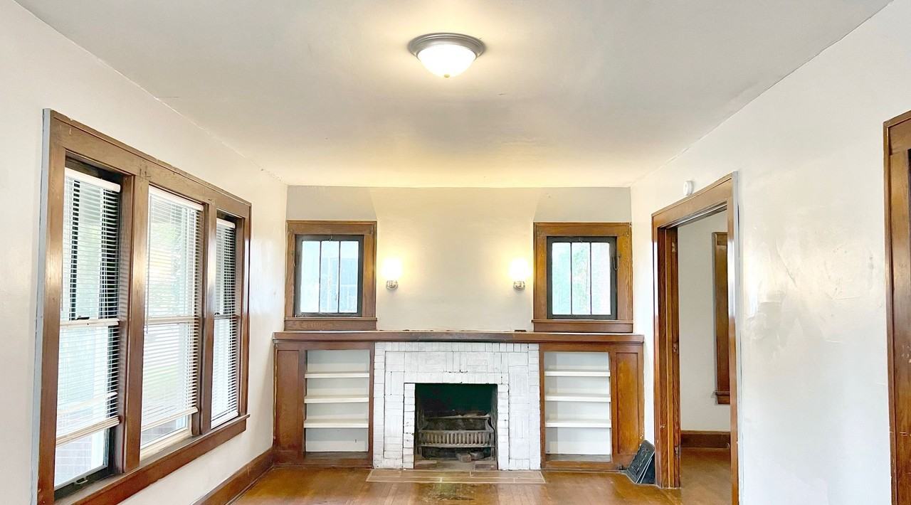 1438 Rowland Ave Ne - Photo 4 of 8