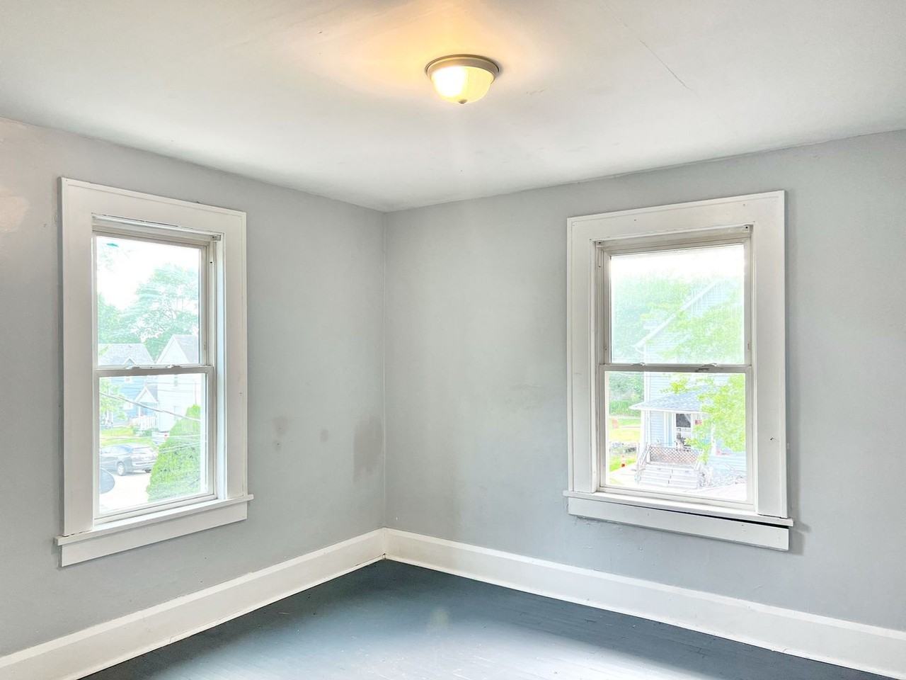 1438 Rowland Ave Ne - Photo 5 of 8