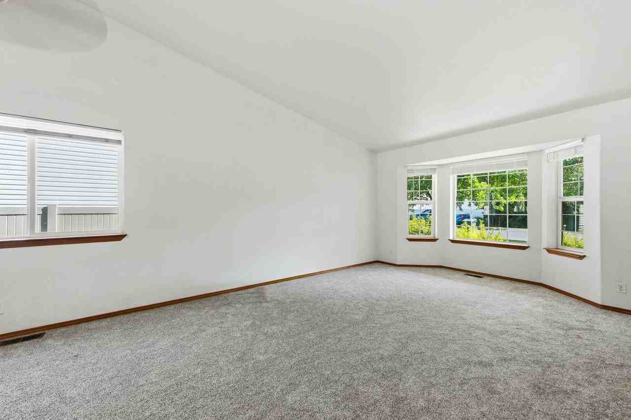 5769 N Lachaise Ln - Photo 5 of 22