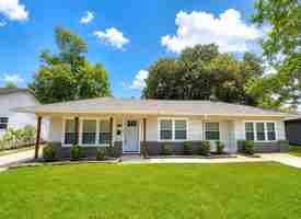 featured image of 306 Wisteria St