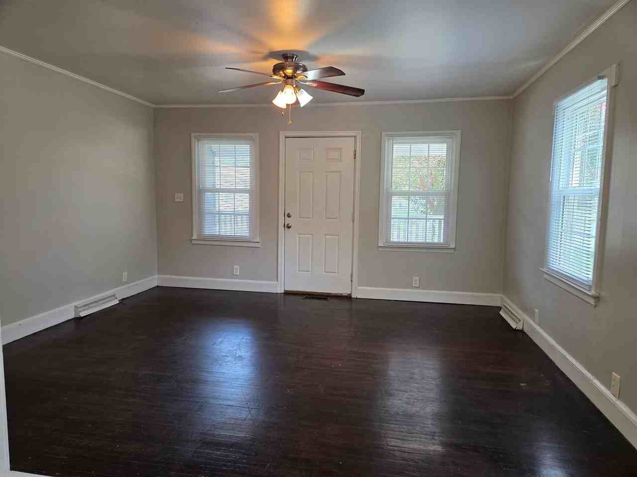 1027 Holland Ave - Photo 2 of 15
