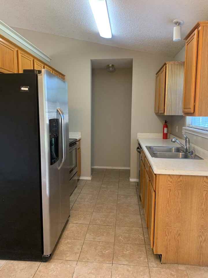 277 Christy Ln - Photo 4 of 14