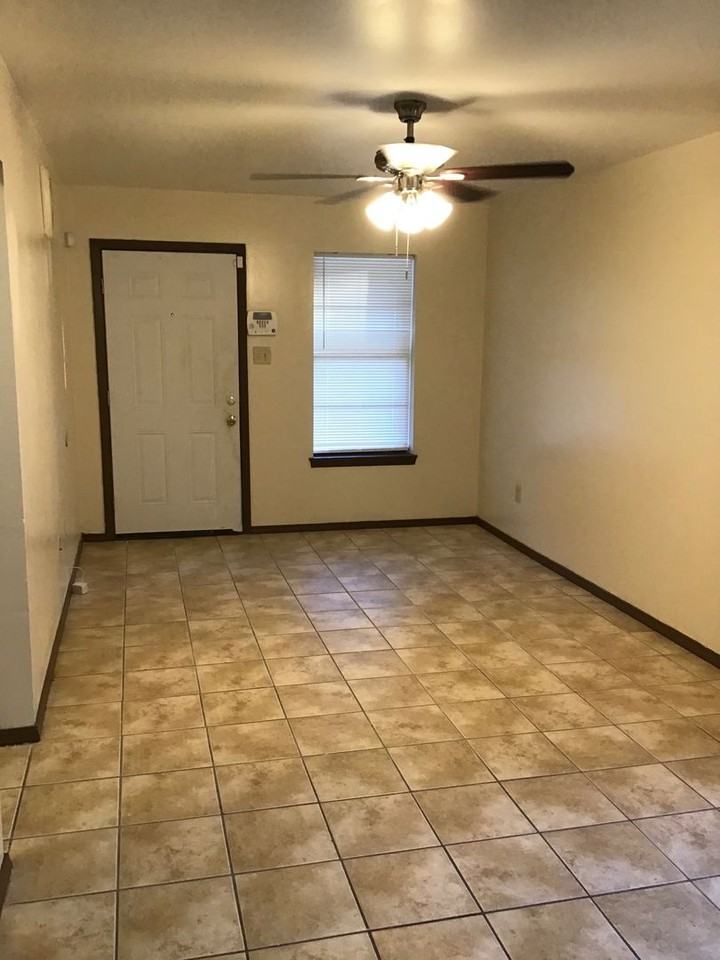 2359 Elm Park Dr - Photo 5 of 24
