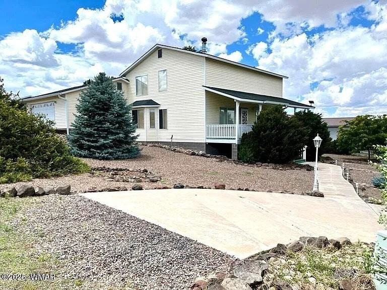 1086 Crosby Street - Photo 2 of 38