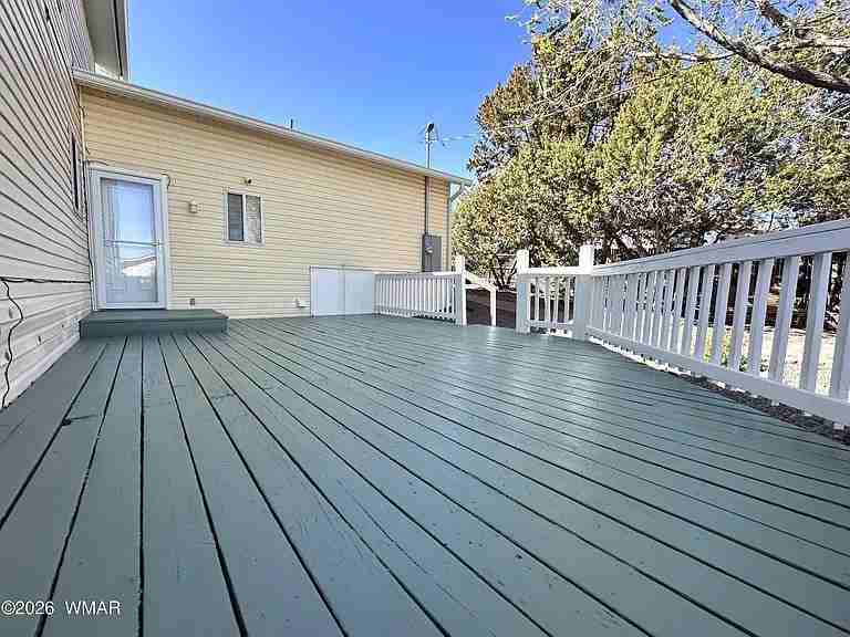 1086 Crosby Street - Photo 7 of 38