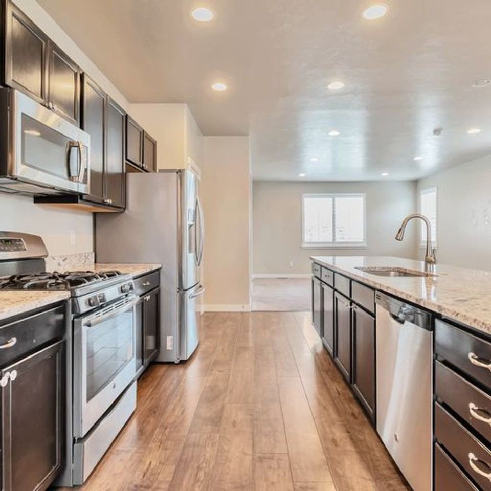 3688 W Golden Sky Ln - Photo 4 of 27