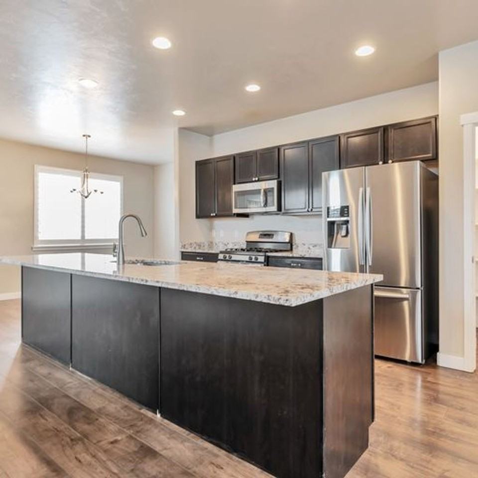 3688 W Golden Sky Ln - Photo 5 of 27