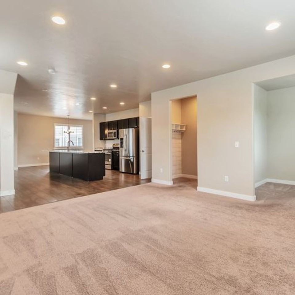 3688 W Golden Sky Ln - Photo 6 of 27