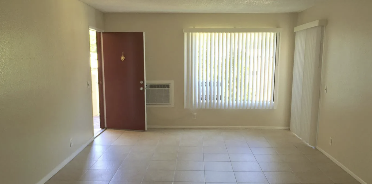 433 Autumn Dr #25 - Photo 2 of 10