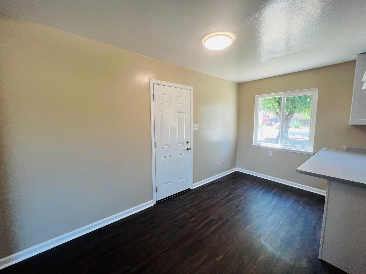 8893 Kelsey Dr - Photo 4 of 18