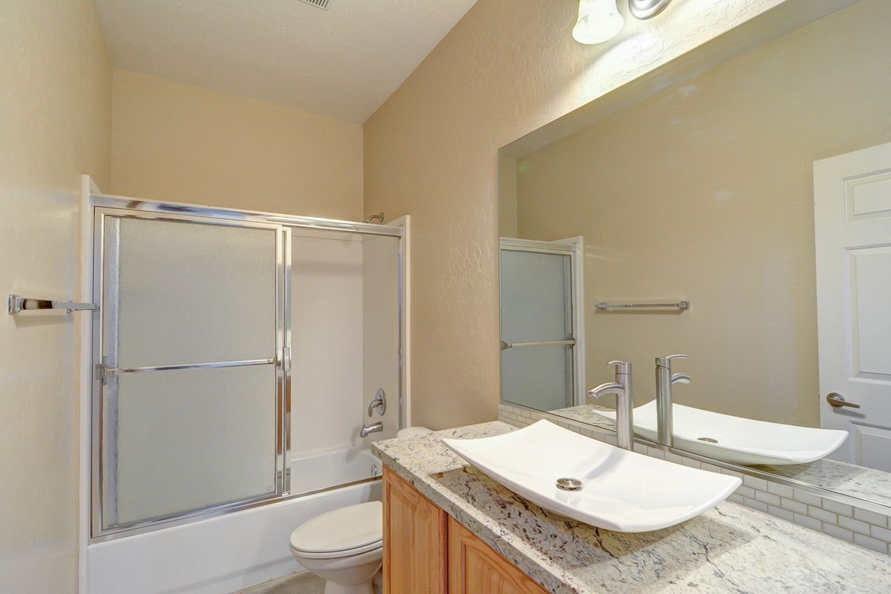 2339 Tranquil Moon St - Photo 2 of 16