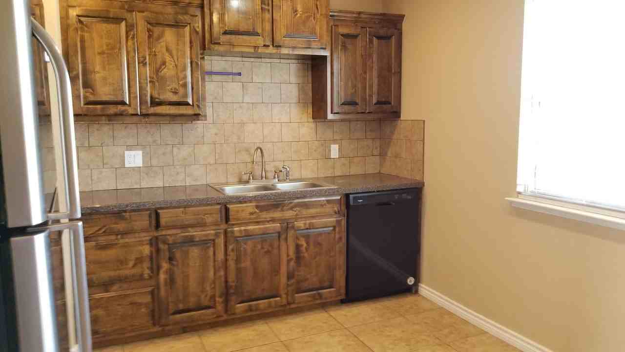 117 Lockwood Dr - Photo 7 of 17