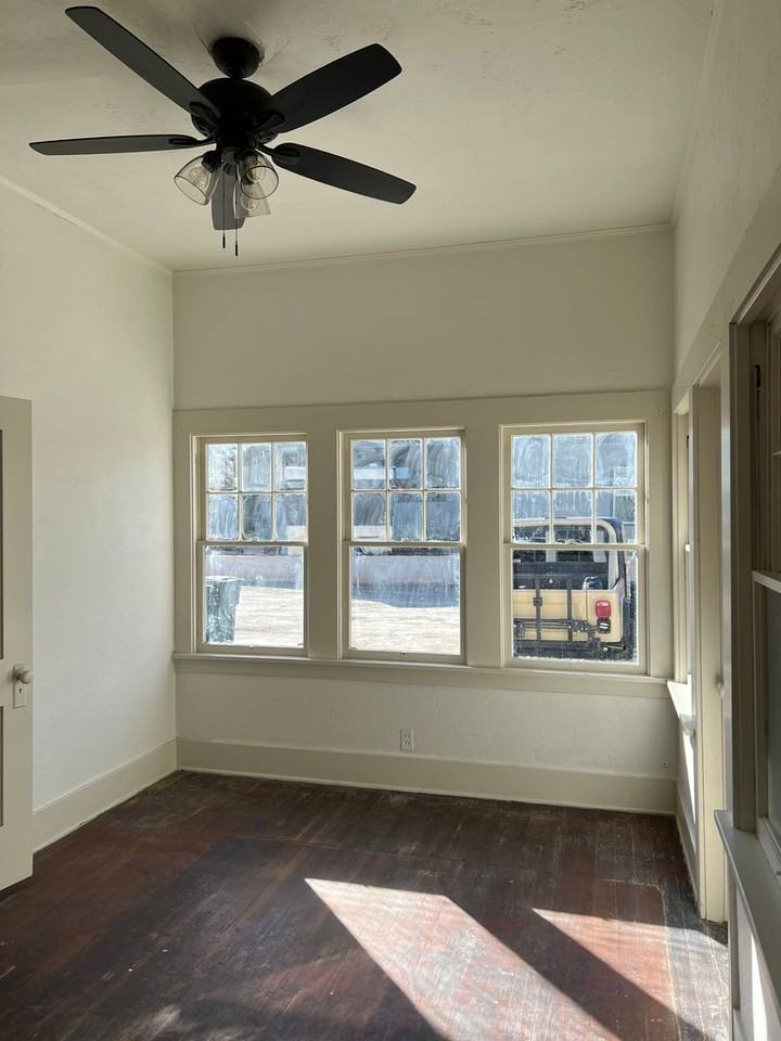 450 S 2nd Ave - Photo 5 of 12