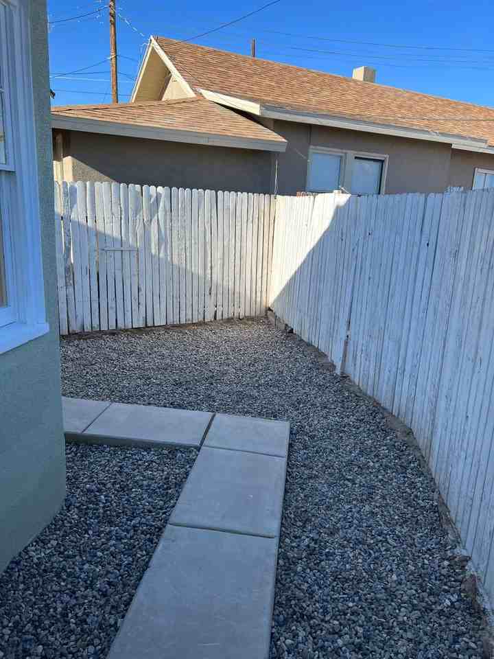 450 S 2nd Ave - Photo 7 of 12