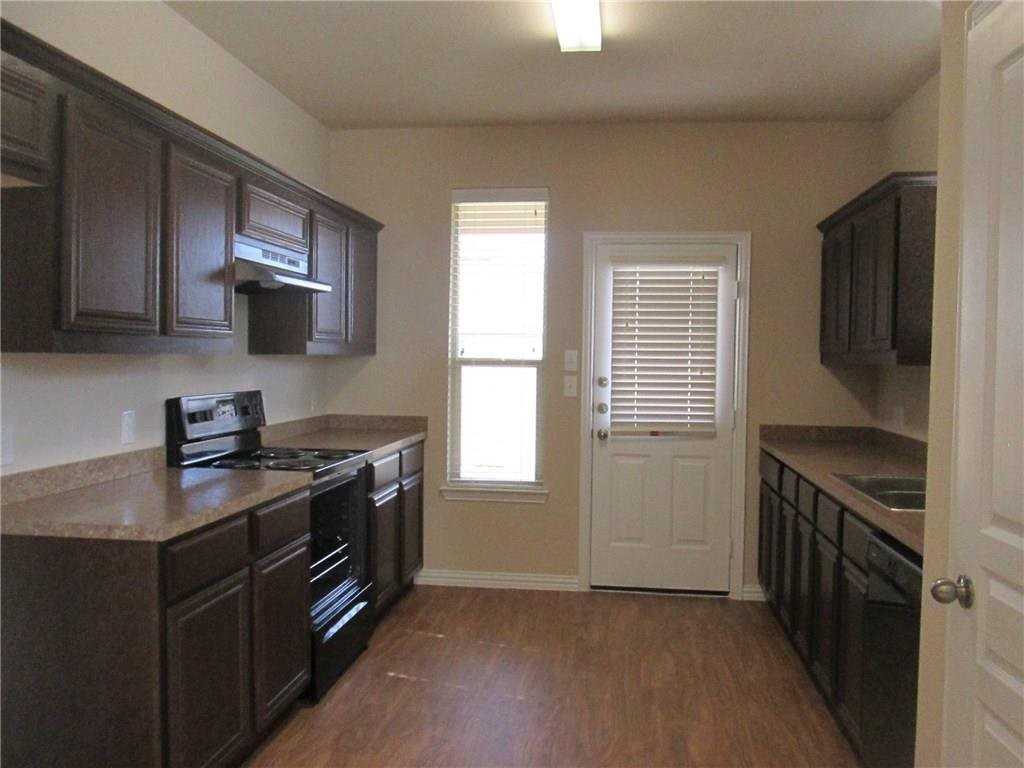 2029 Belshire Ct - Photo 5 of 12