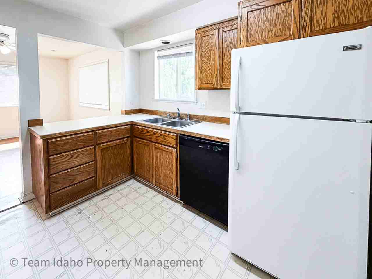 562 Deer Meadow Ct - Photo 6 of 29