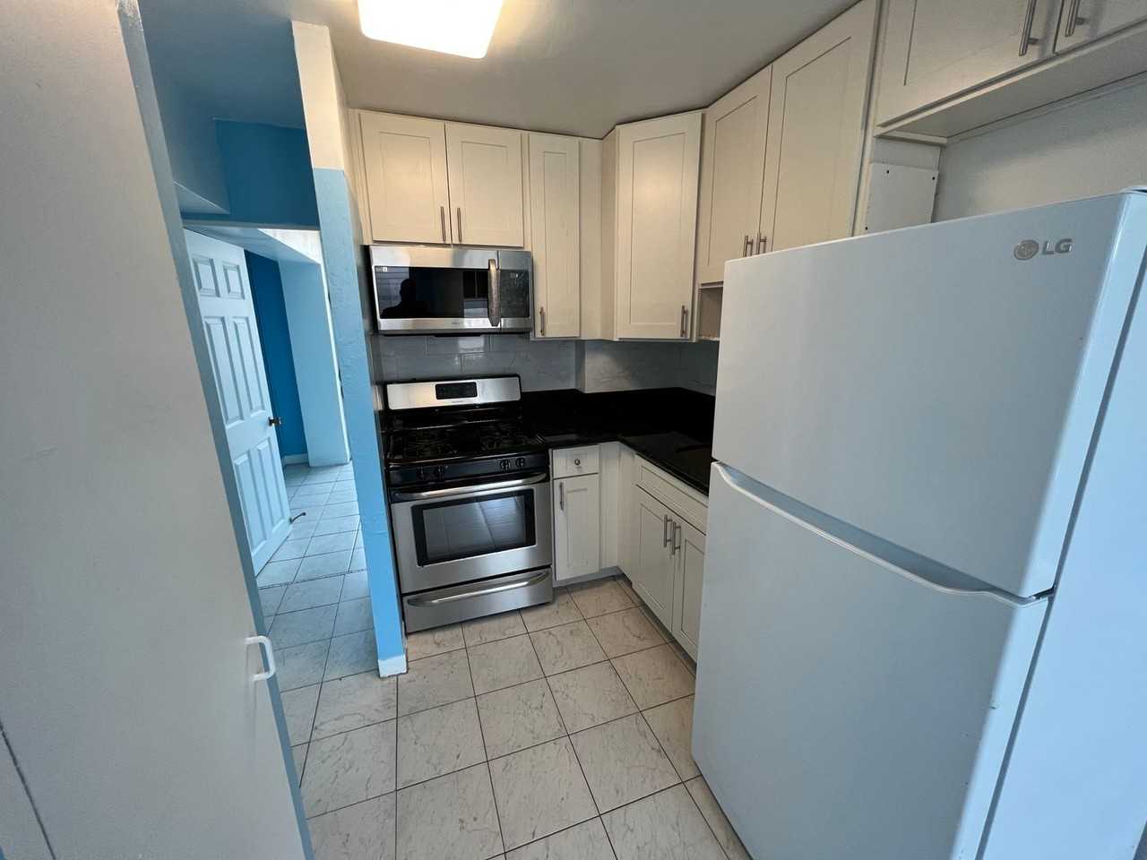 2120 Fern St #203 - Photo 4 of 13