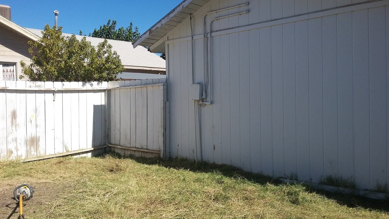 615 Tyler St - Photo 5 of 20