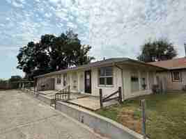 featured image of 121 E Vine St