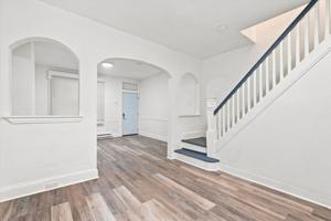 featured image of 2411 W Oakdale St