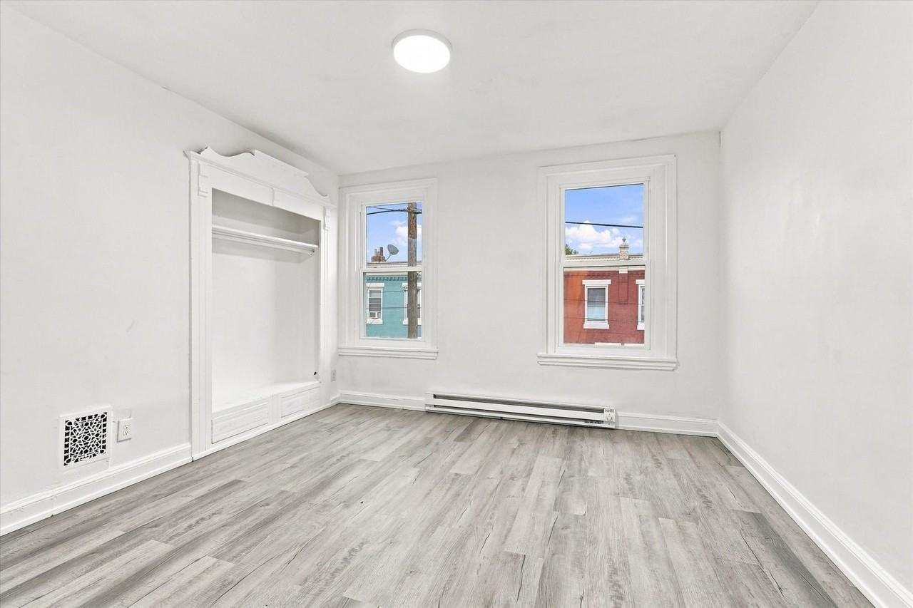 2411 W Oakdale St - Photo 5 of 15