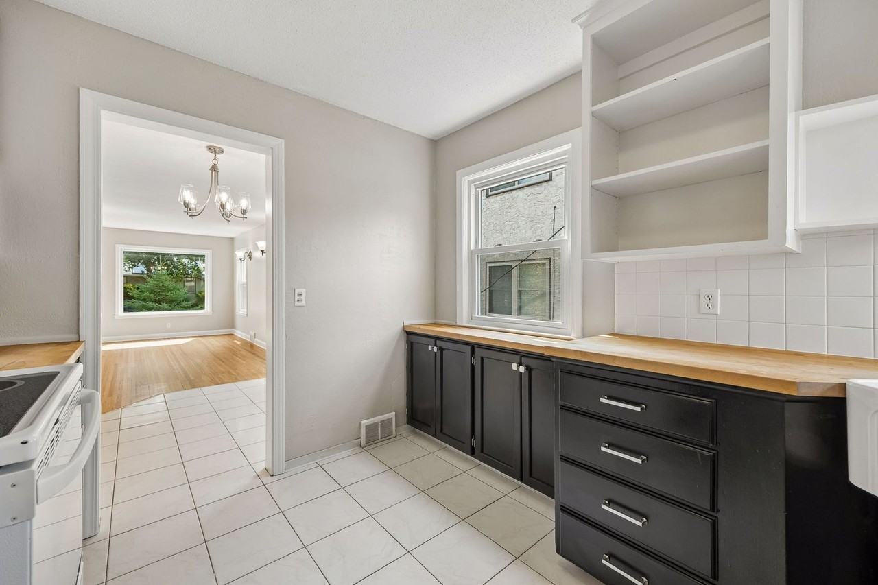 2206 Arthur St NE - Photo 7 of 50