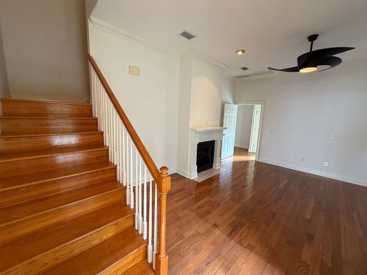 105 Serenity Ln - Photo 3 of 30