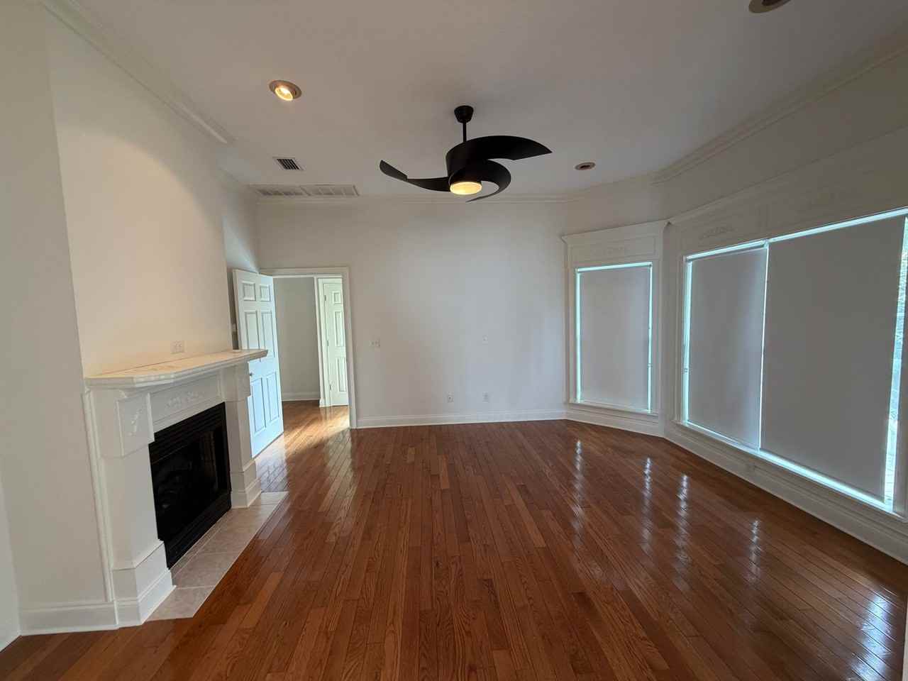 105 Serenity Ln - Photo 4 of 30