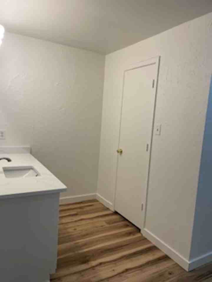 902 Glen Rose Rd - Photo 4 of 10