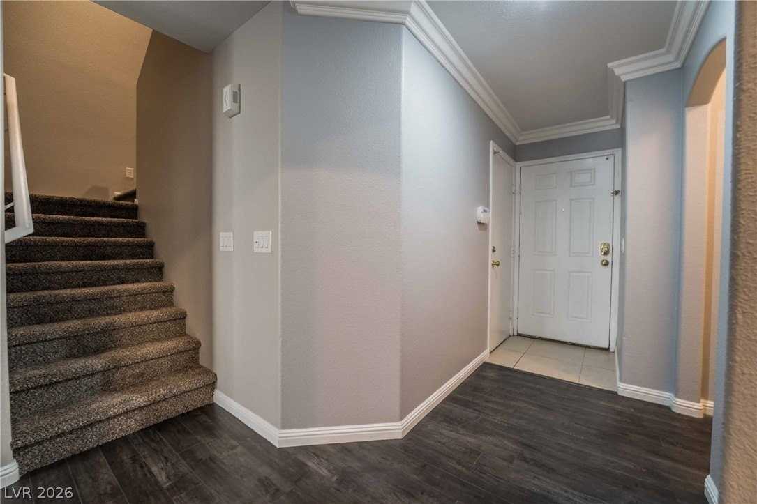 9232 Nerone Ave - Photo 3 of 30