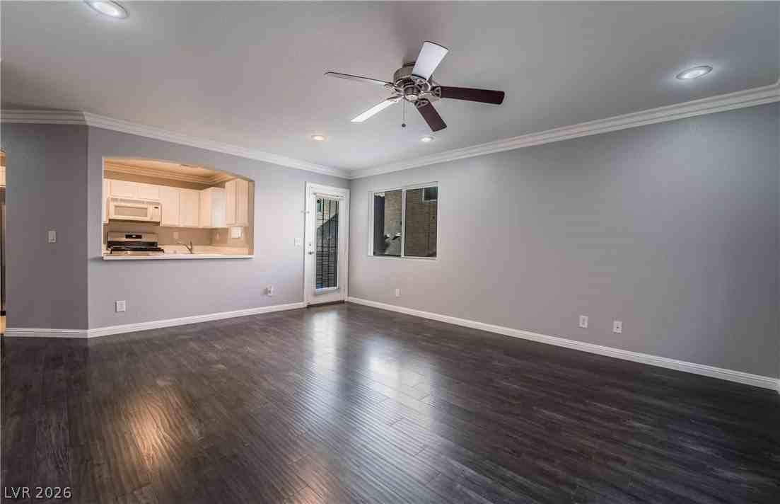 9232 Nerone Ave - Photo 4 of 30