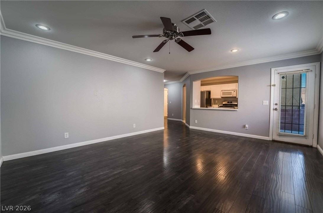 9232 Nerone Ave - Photo 5 of 30