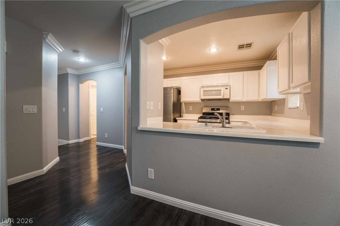 9232 Nerone Ave - Photo 7 of 30