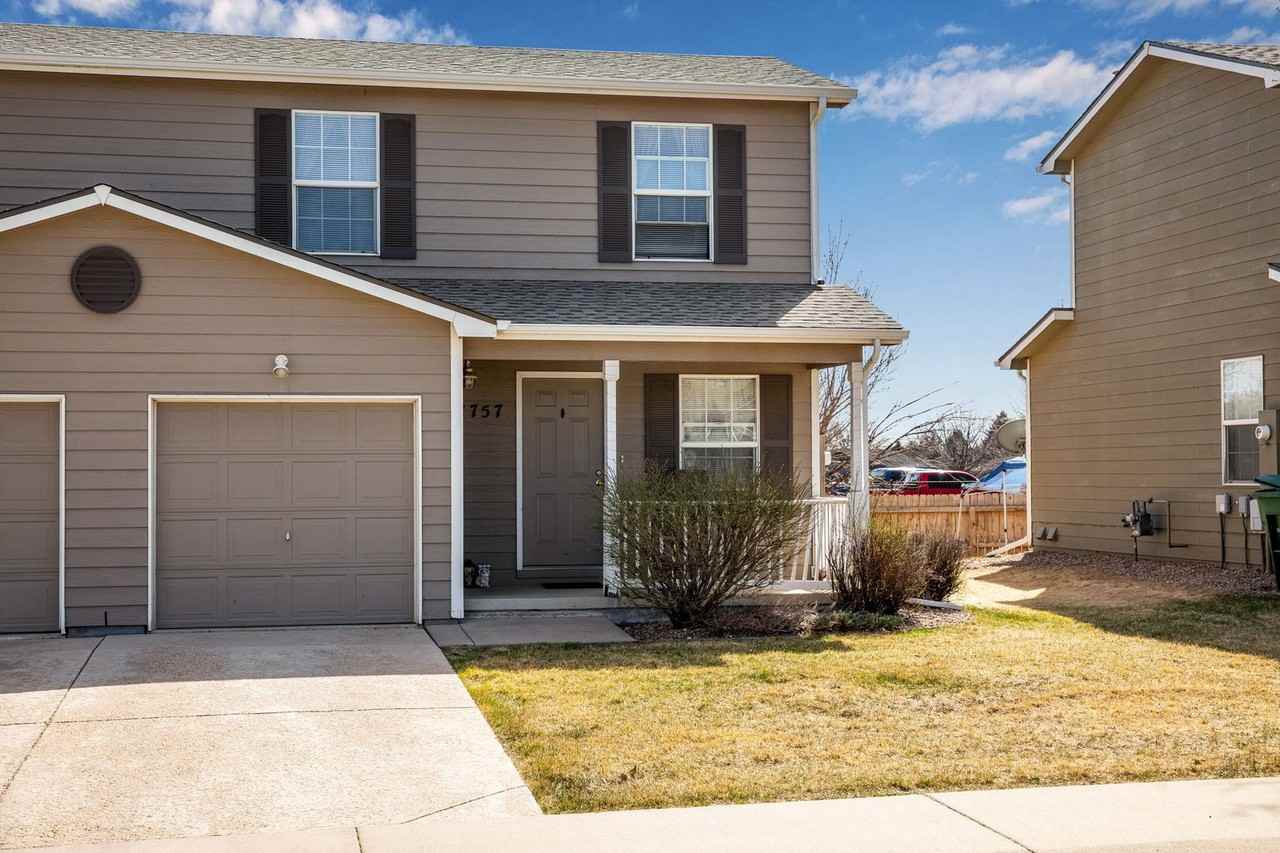 1753 Rowan Ln - Photo 2 of 10