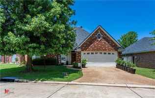 featured image of 852 Azalea Garden Dr